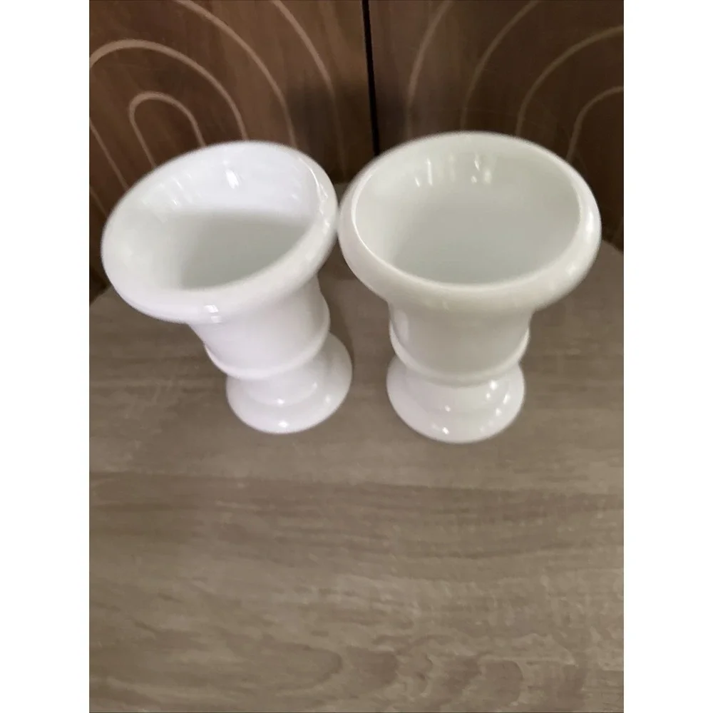 Vintage Napco Cleveland, OH USA Pedestal Milk Glass Vase/Urn 6